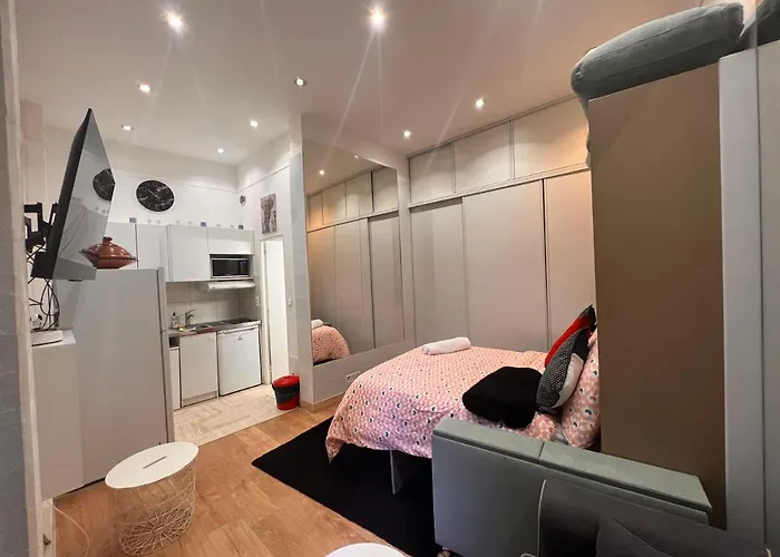 Chic Studio At Arc De Triomphe And Champs Elysees * Париж